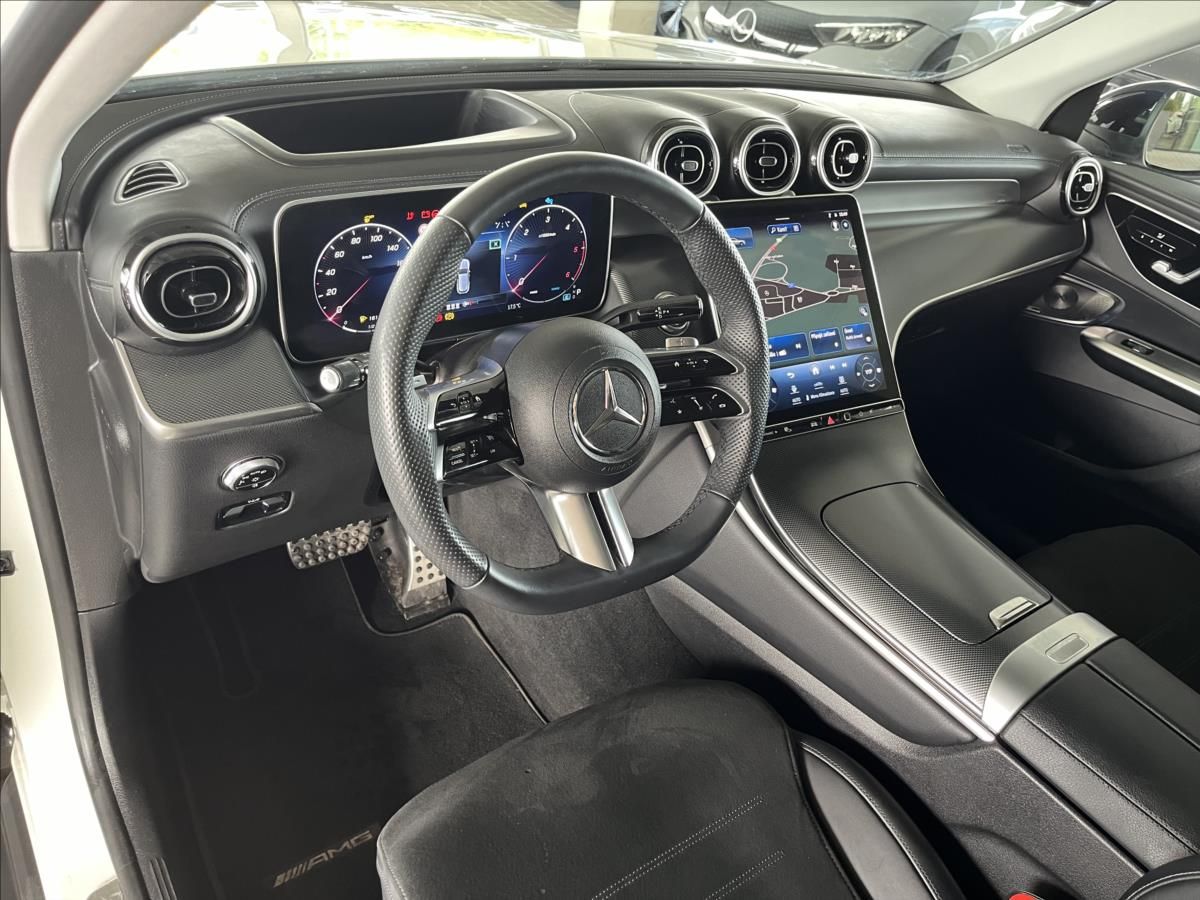 Mercedes GLC 300d 4matic AMG | předváděcí české auto skladem | nový model | městské moderní SUV | super výbava | ihned k předání | nákup online na AUTOiBUY.com